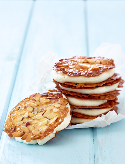 Dessert photography florentine napoleons with mascarpone cream