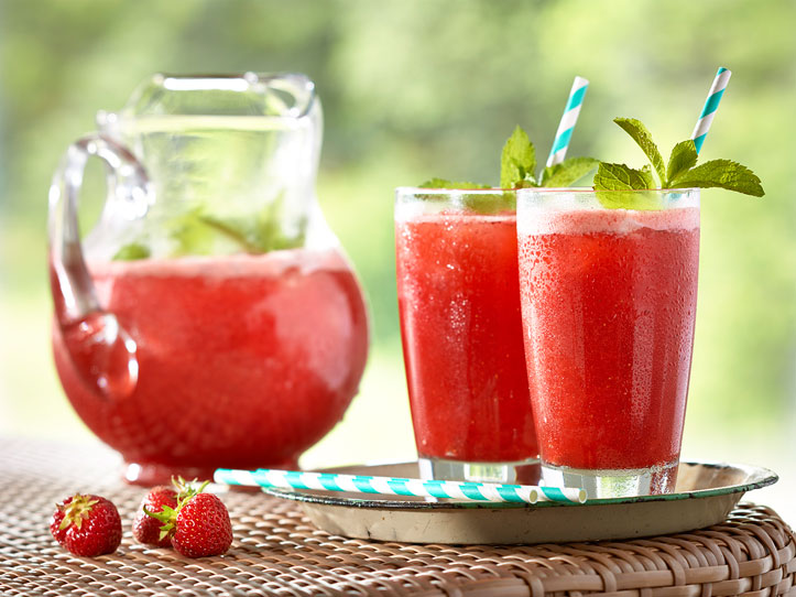 Foodland Ontario recipe photography strawberry mojito drinks