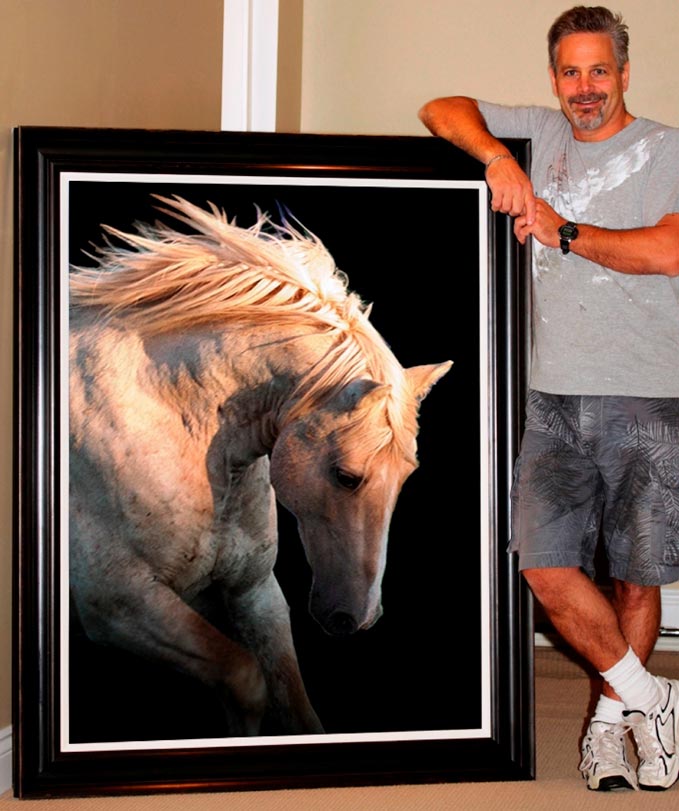 Bruce Lawes with Painting Bruce Lawes horse painting