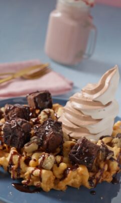 Content Creation - Me Am Cookie Funnel Cake